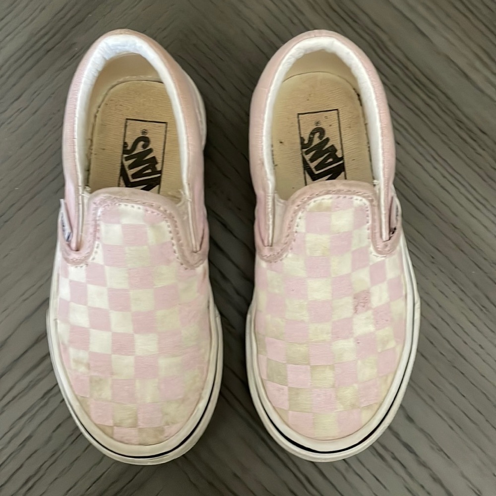 Toddler girls pink checkered vans!!!
